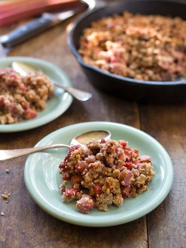 Paleo Strawberry Rhubarb Crisp