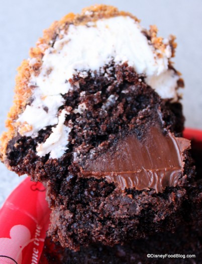 cross section butterfinger cupcake