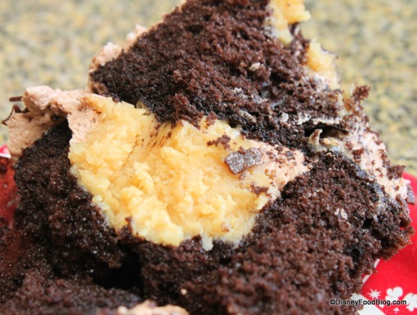 filling of chocolate peanut butter cupcake at contepo cafe