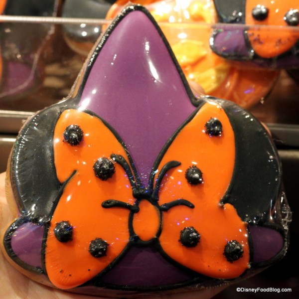 minnie witch cookie