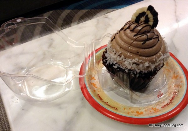 Grab a protective cupcake dome!