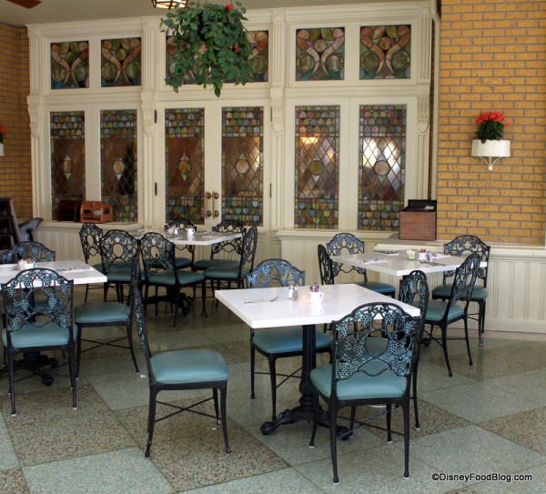 Indoor Sunroom Seating