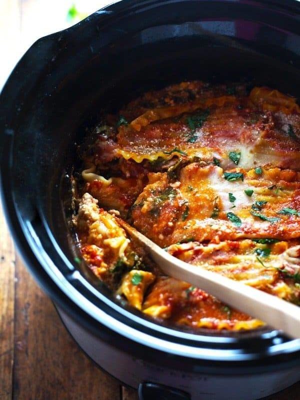 Super Easy Skinny Veggie Crockpot Lasagna - a handful of simple ingredients for a healthy family dinner. | https://strong-feel.today