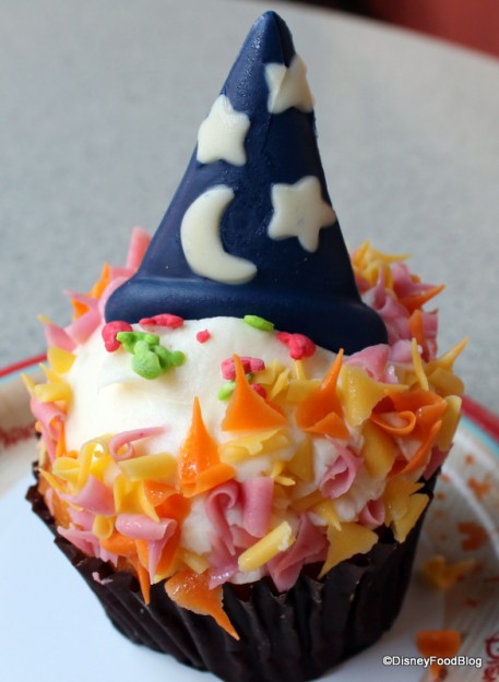 Blueberry Cupcake with Lemon Cream Cheese Icing