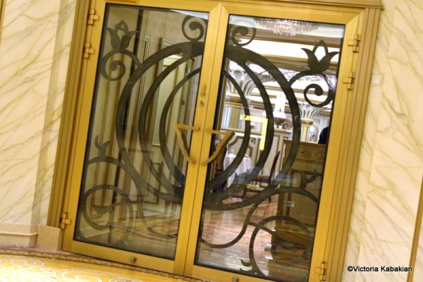 Cinderella’s carriage on the front door to Royal Court