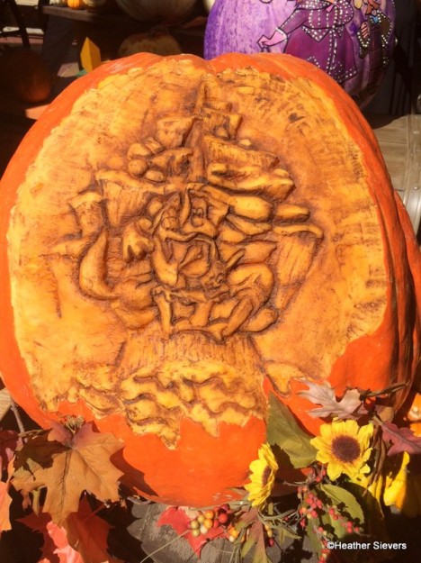 Splash Mountain Pumpkin Featuring Brer Rabbit, Brer Bear and Brer Fox