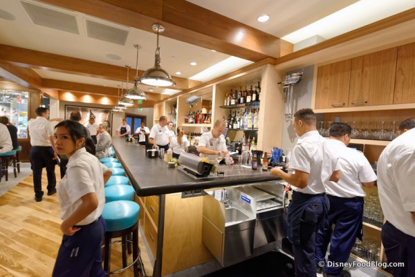 Bar in Dining Room 3