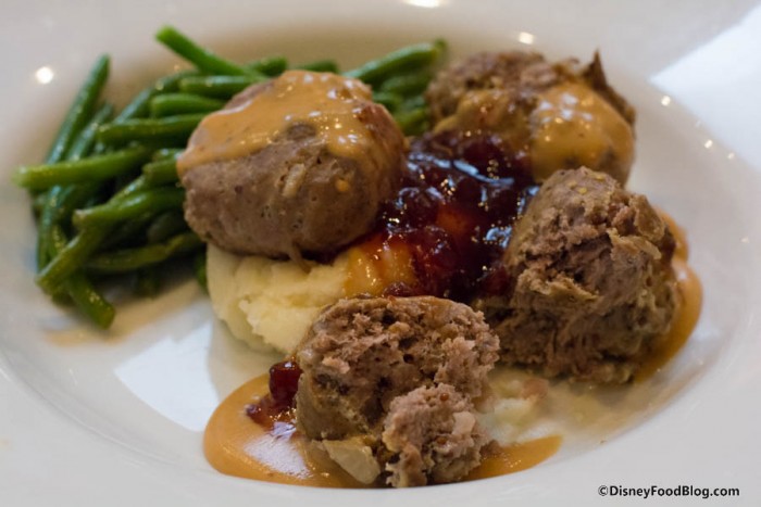 Inside the Traditional Kjottkake