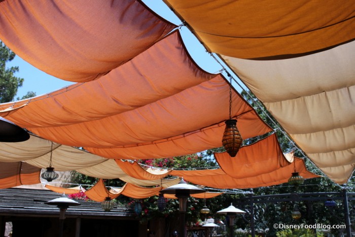 Disneyland Rancho del Zocalo_15_-cover for some outdoor seating