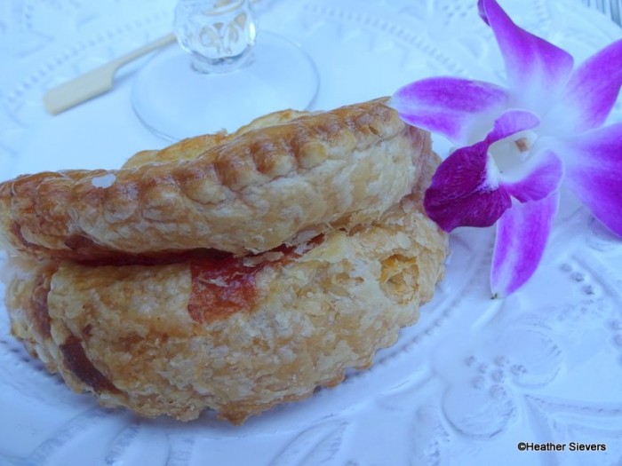 Guava & Cream Cheese Emapnada