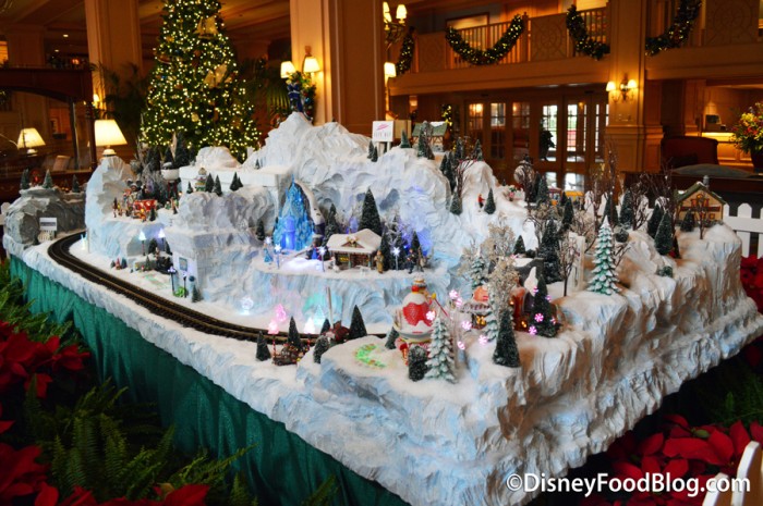 Yacht Club Train Display