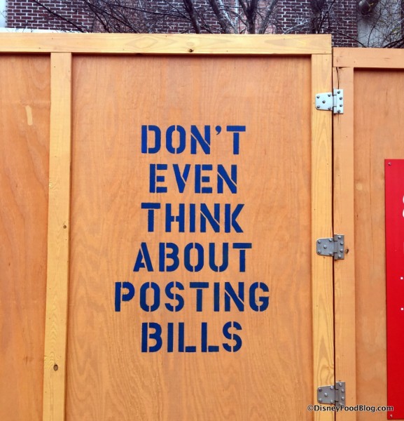 Walls surrounding Pizza Planet