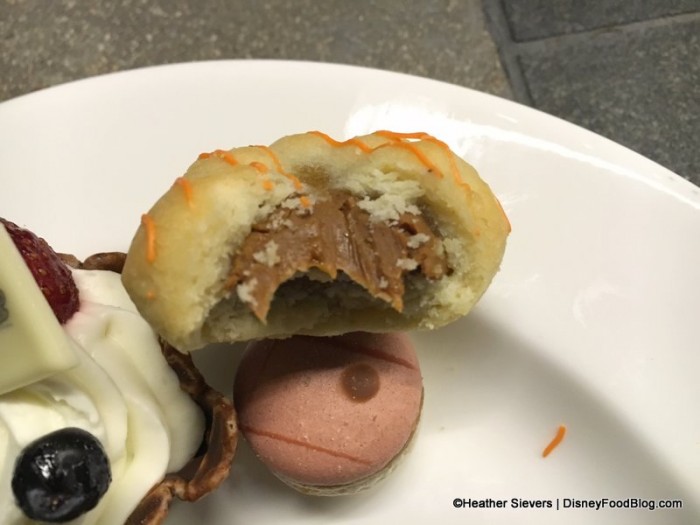 Mini French Macaron & Dulce de Leche Filled French Macaron 