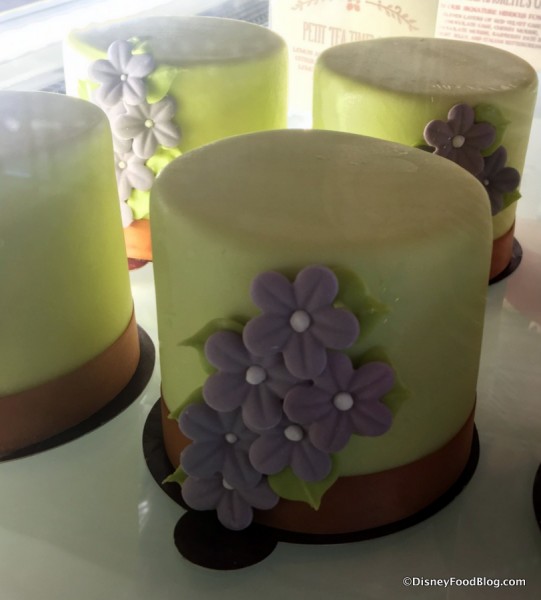 Tea Time Petit Cake