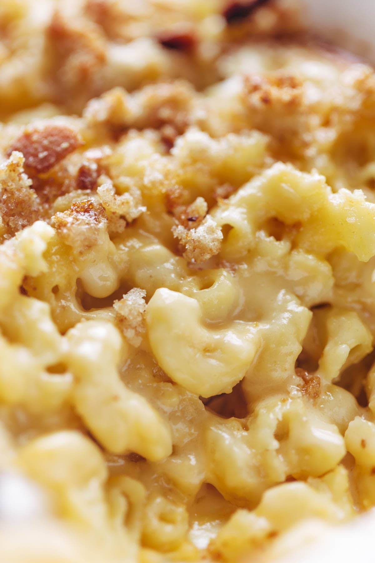 Baked Mac and Cheese - simple ingredients, OMG mac and cheese vibes. perfect comfort food! | pinchofyum.com Baked Mac and Cheese - simple ingredients, OMG mac and cheese vibes. perfect comfort food! | pinchofyum.com