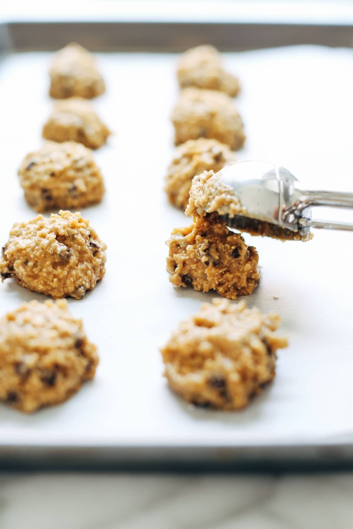 Pumpkin Bites with Maple Glaze are a MUST for pumpkin lovers! made with easy ingredients like oats, pumpkin, maple syrup, and olive oil. | pinchofyum.com