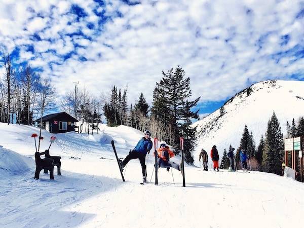 People wearing skis.